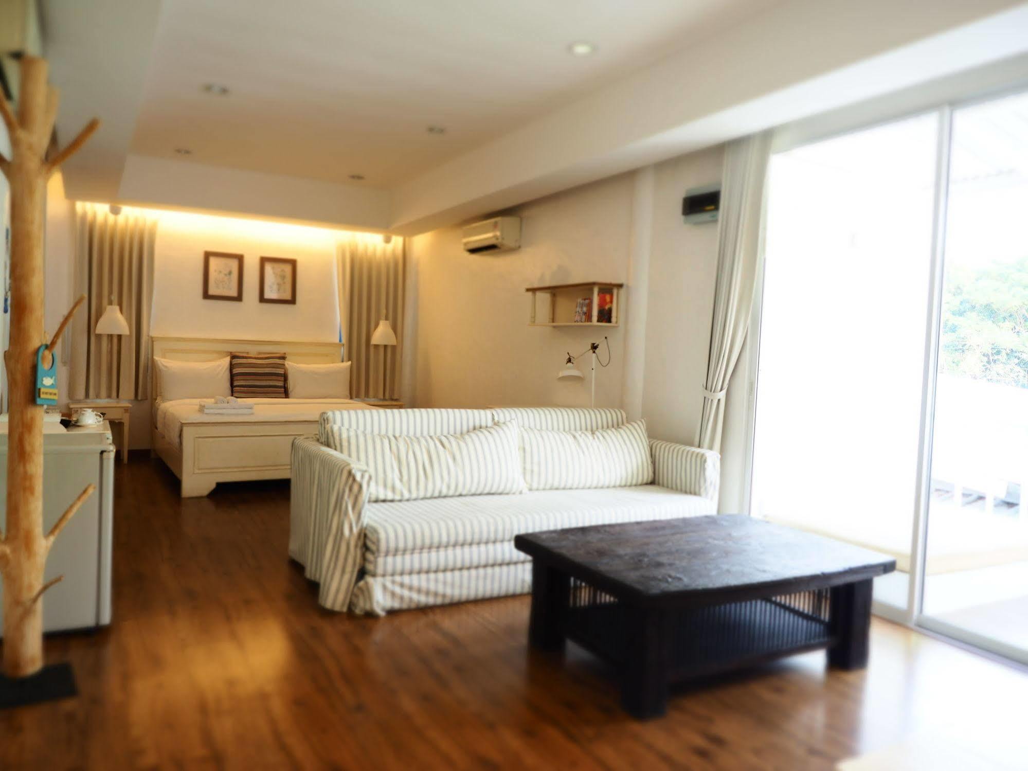 Costa Village Pool Villa Джомтиен Бийч Екстериор снимка